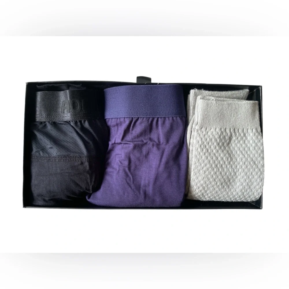 NWT BoxHero‎ Grey and Navy Boxer Briefs and Two (2) Cream/Grey Socks  A88